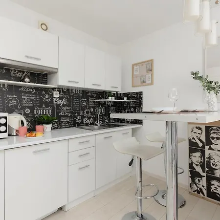 Affordable Underground Near Pge Narodowy By Renters Warschau